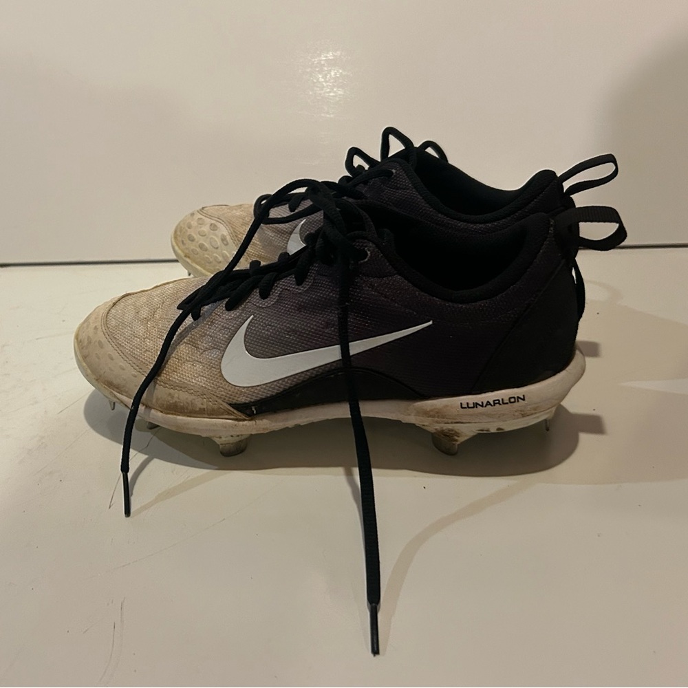 Nike Lunlaron Soccer Cleats